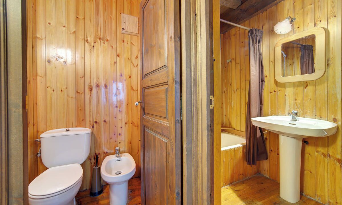 Photo of Bathroom in Tredos