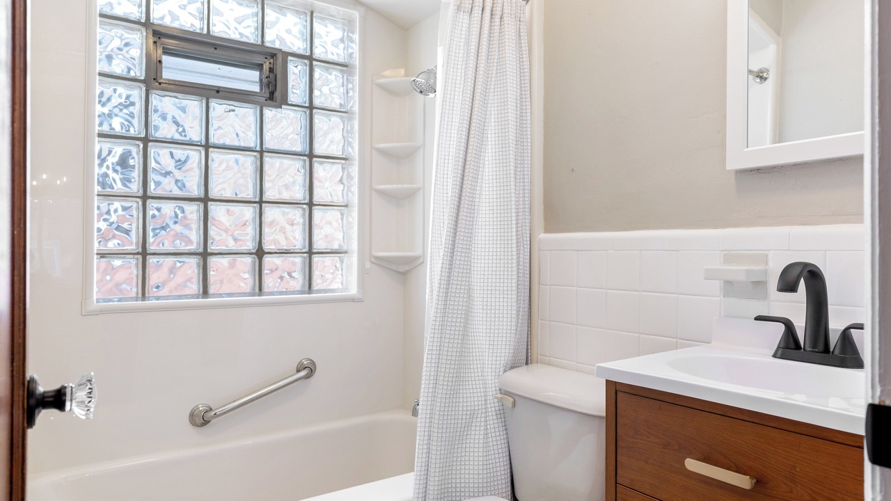 Photo of Bathroom in St. Louis
