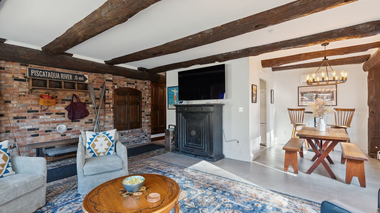 Photo of Livingroom in Cumberland Center