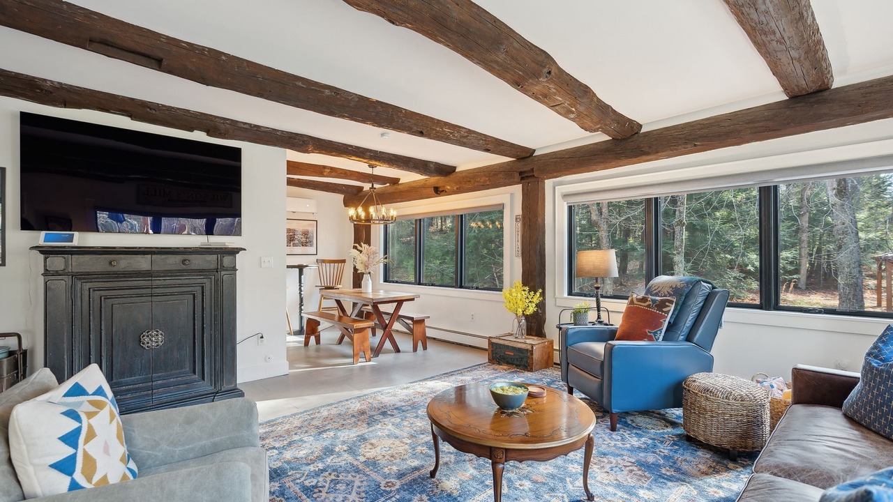 Photo of Livingroom in Cumberland Center