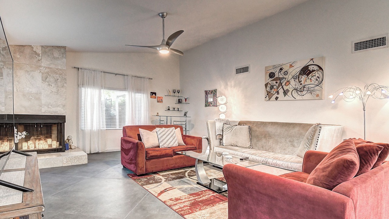 Photo of Livingroom in Dobson Ranch