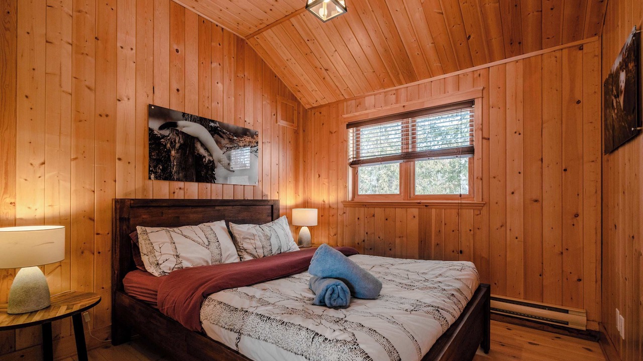 Photo of Bedroom in Fiddler Lake Resort
