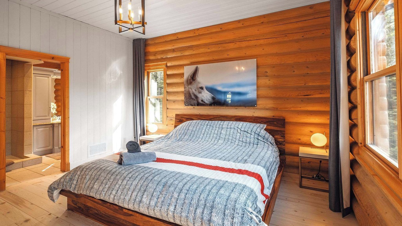 Photo of Bedroom in Fiddler Lake Resort
