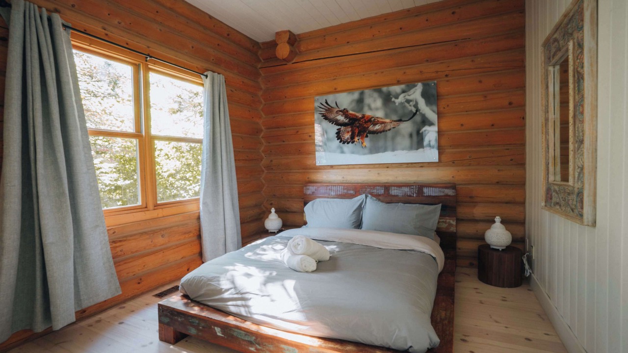 Photo of Bedroom in Fiddler Lake Resort