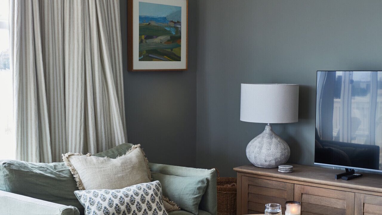 Photo of Livingroom in Indented Head