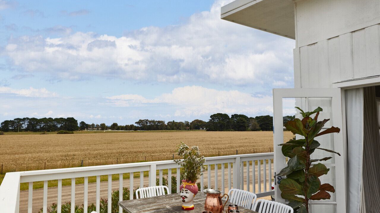 Photo of Outdoor in Indented Head