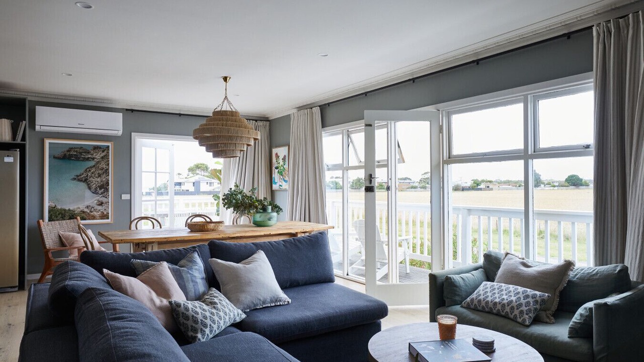 Photo of Livingroom in Indented Head