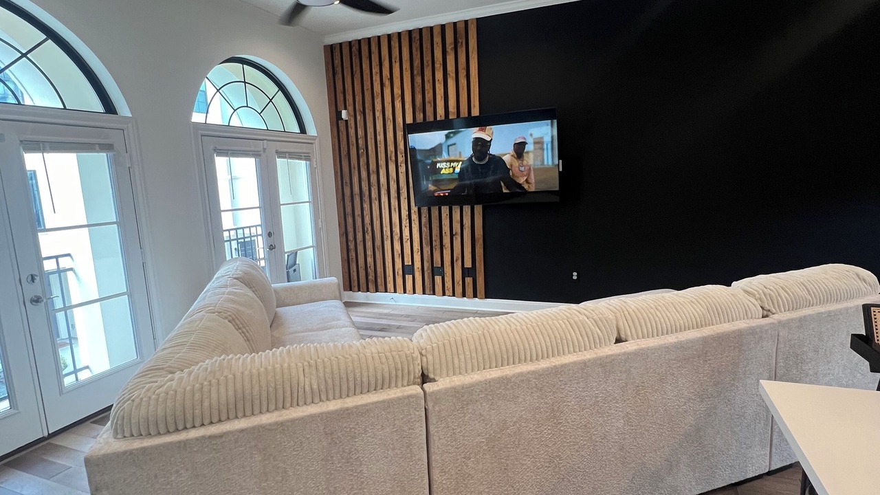 Photo of Livingroom in Woodlake - Briar Meadow