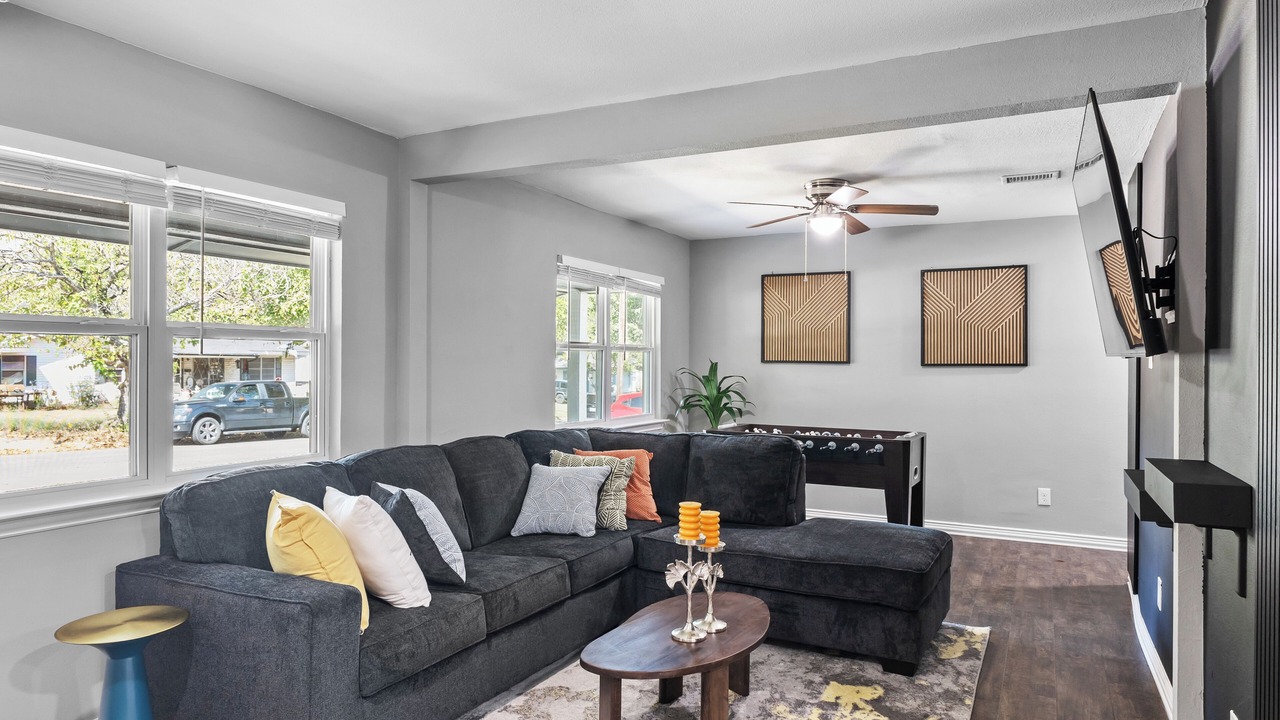 Photo of Livingroom in Euless