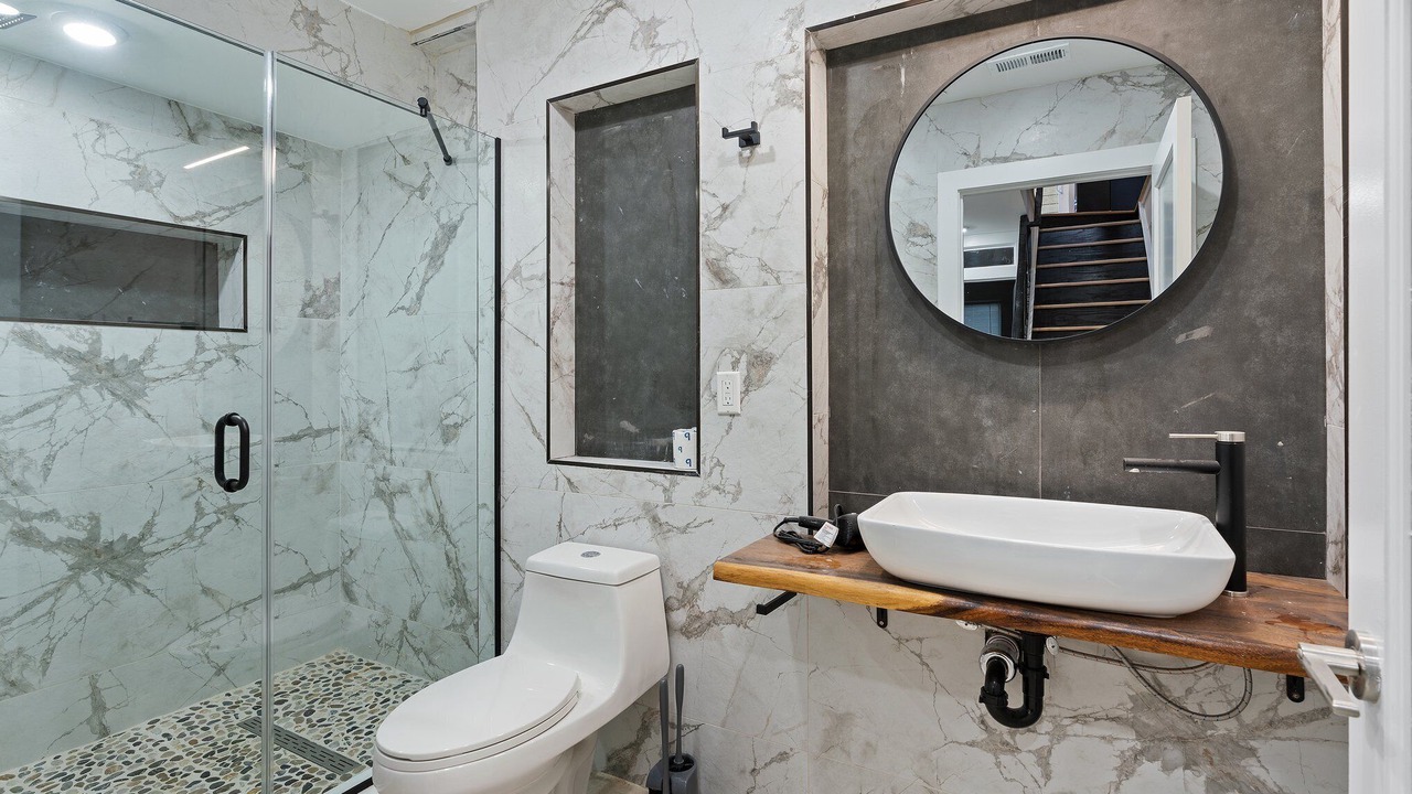 Photo of Bathroom in Point Breeze