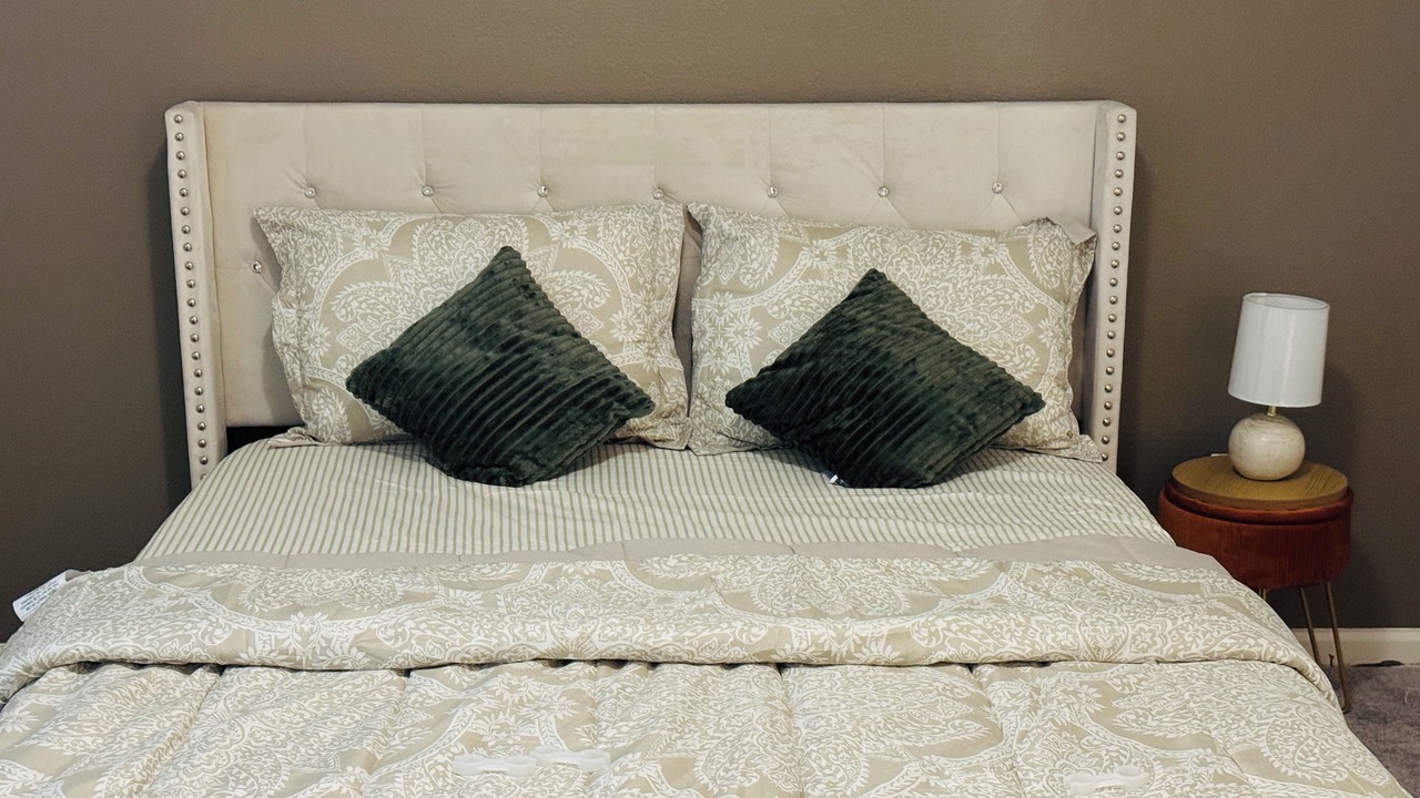 Photo of Bedroom in Crowley