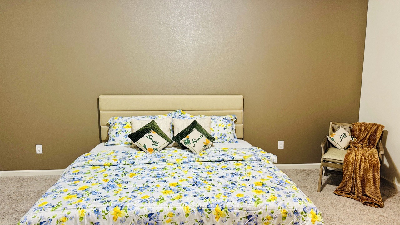 Photo of Bedroom in Crowley