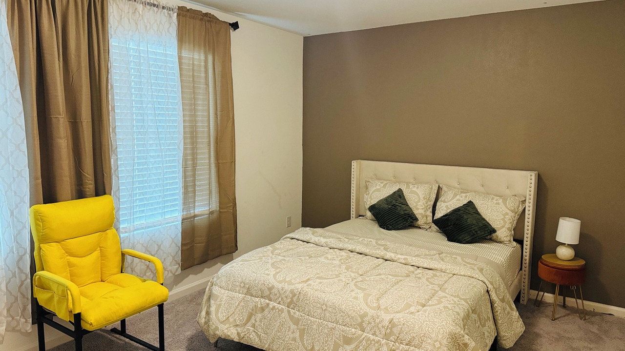 Photo of Bedroom in Crowley