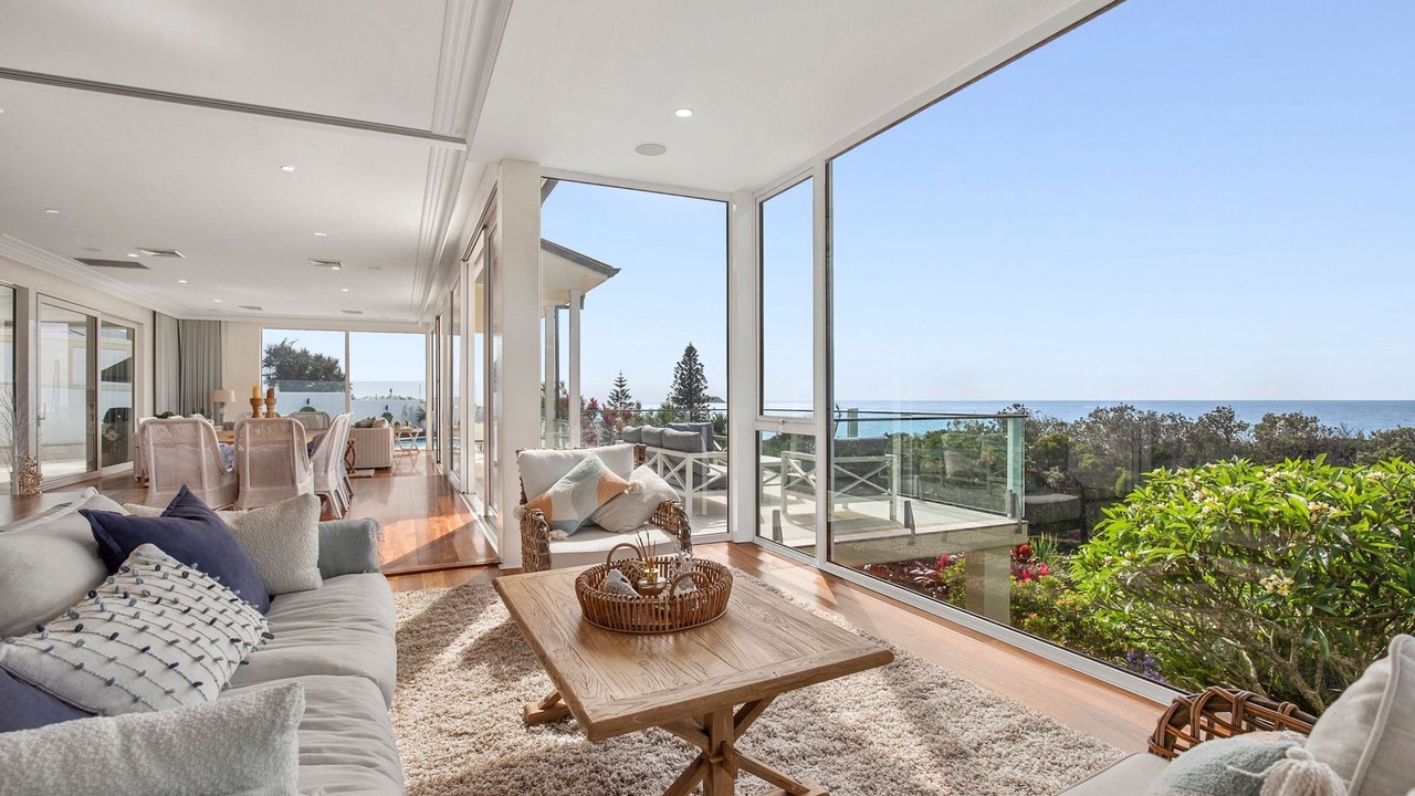 Photo of Livingroom in Sapphire Beach