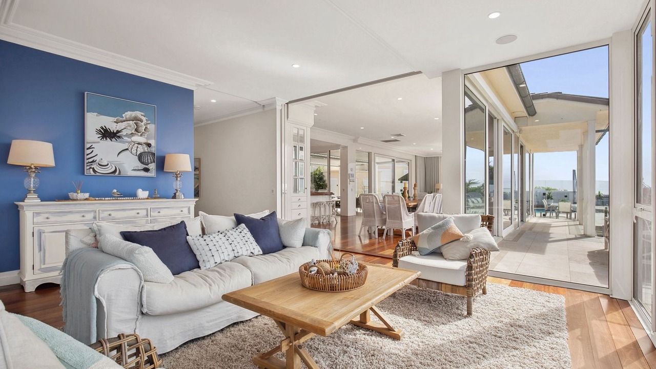 Photo of Livingroom in Sapphire Beach