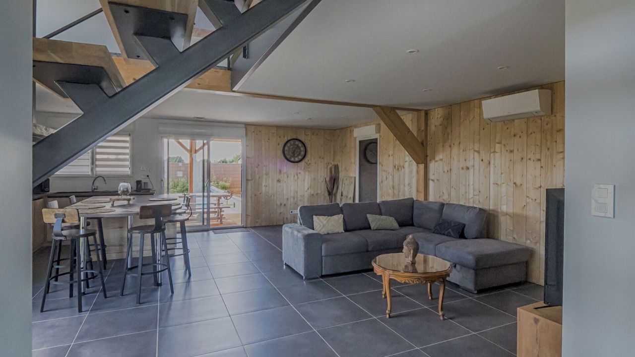 Photo of Livingroom in Port-Sainte-Foy-et-Ponchapt
