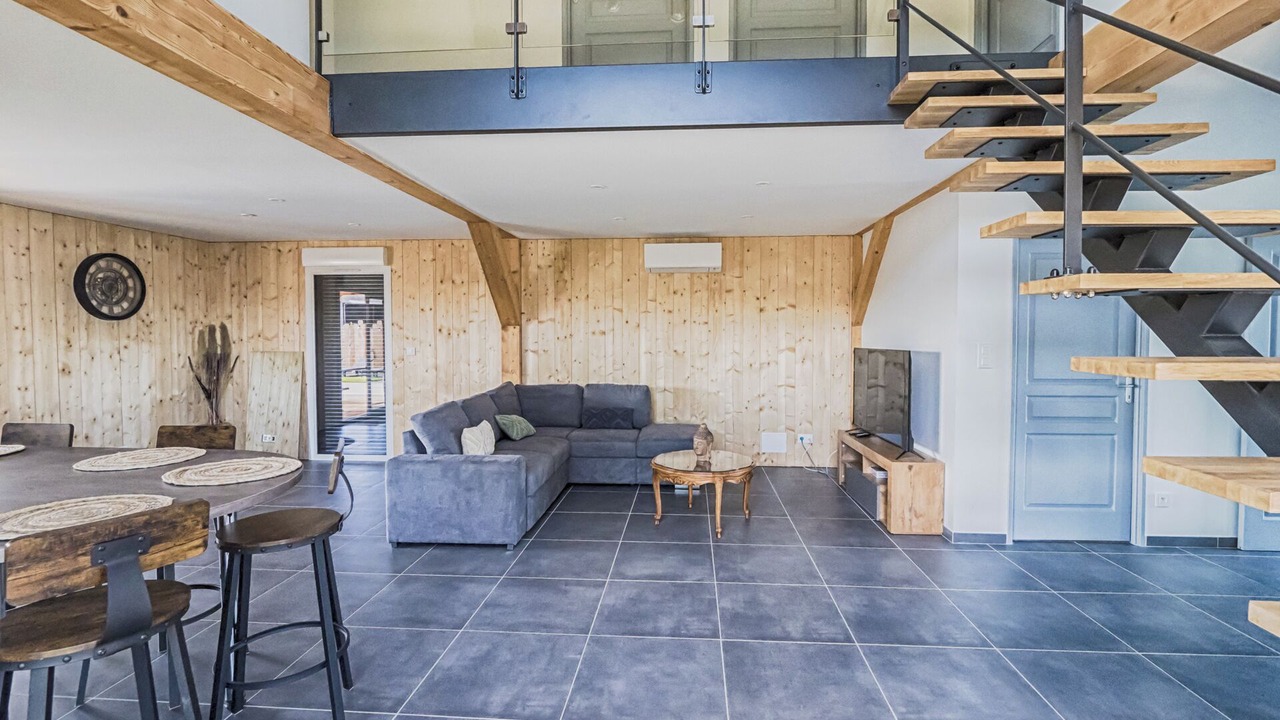 Photo of Livingroom in Port-Sainte-Foy-et-Ponchapt