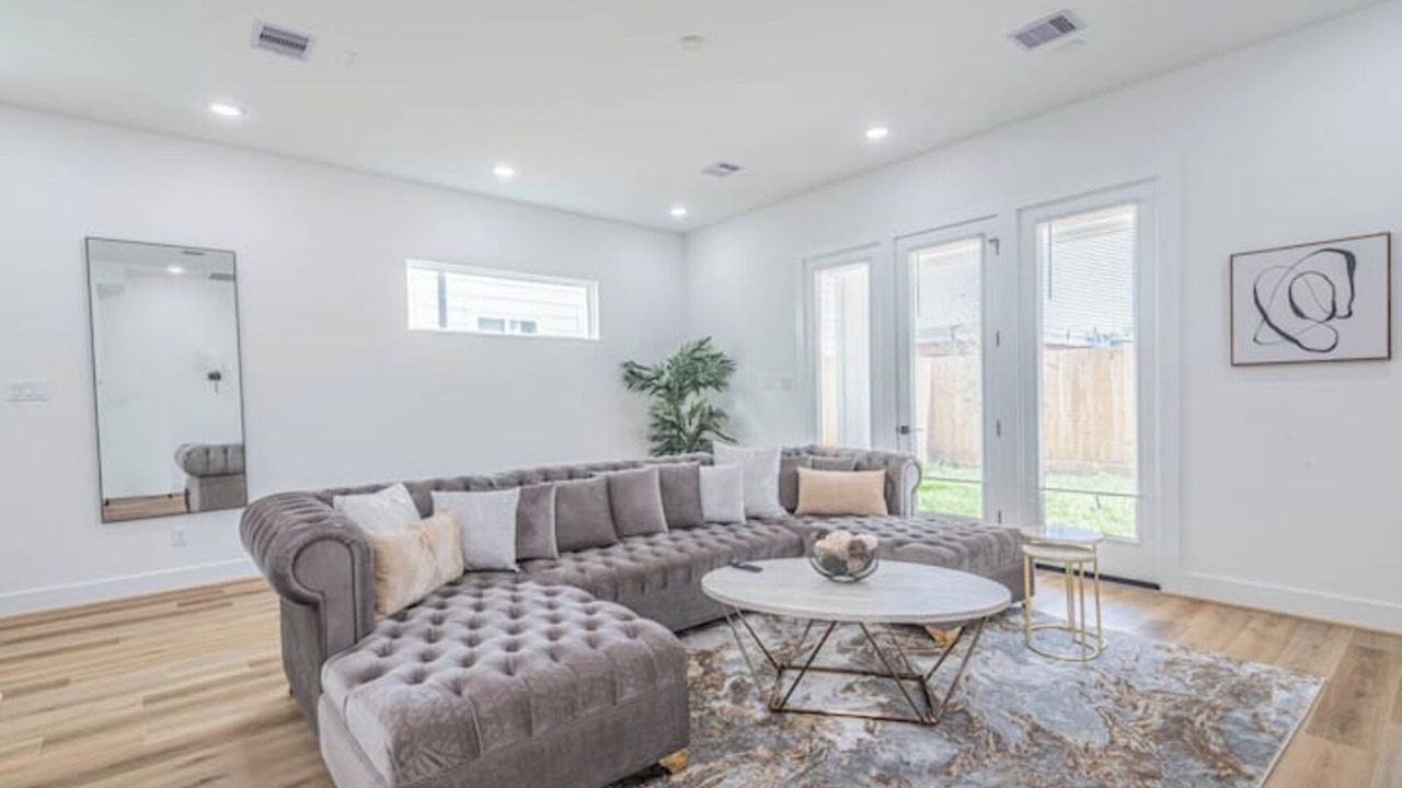 Photo of Livingroom in South Central Houston