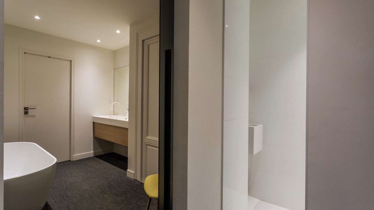 Photo of Bathroom in Centre