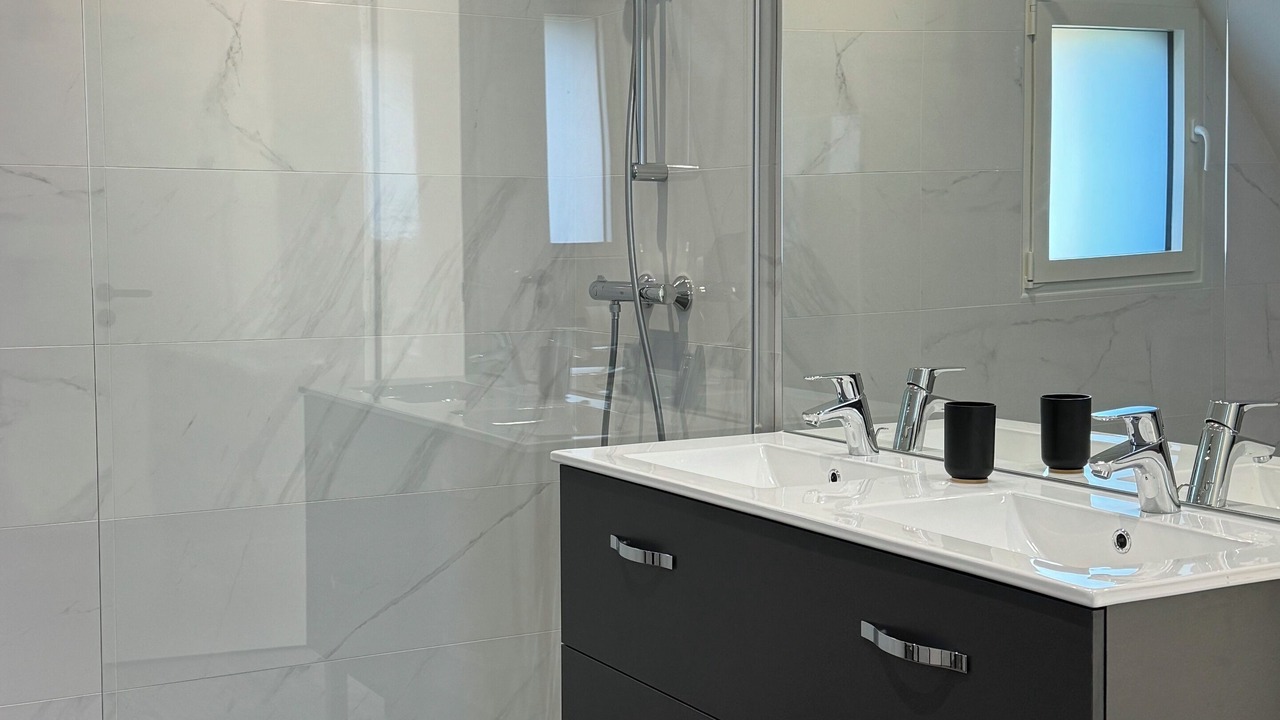 Photo of Bathroom in Plougoumelen