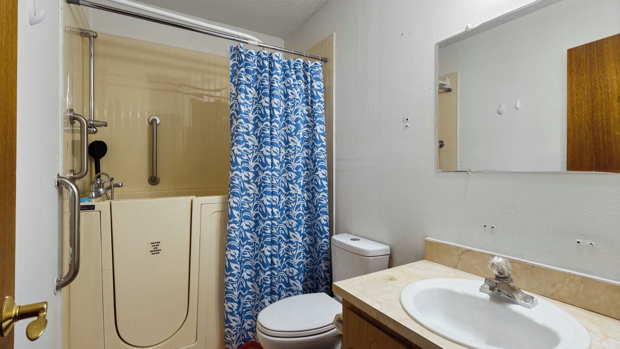 Photo of Bathroom in Steinhatchee
