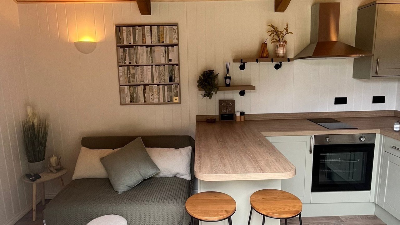 Photo of Others in Three Legged Cross