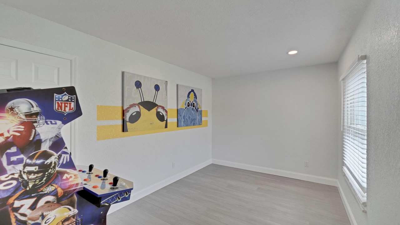 Photo of Bedroom in Bay Crest Park