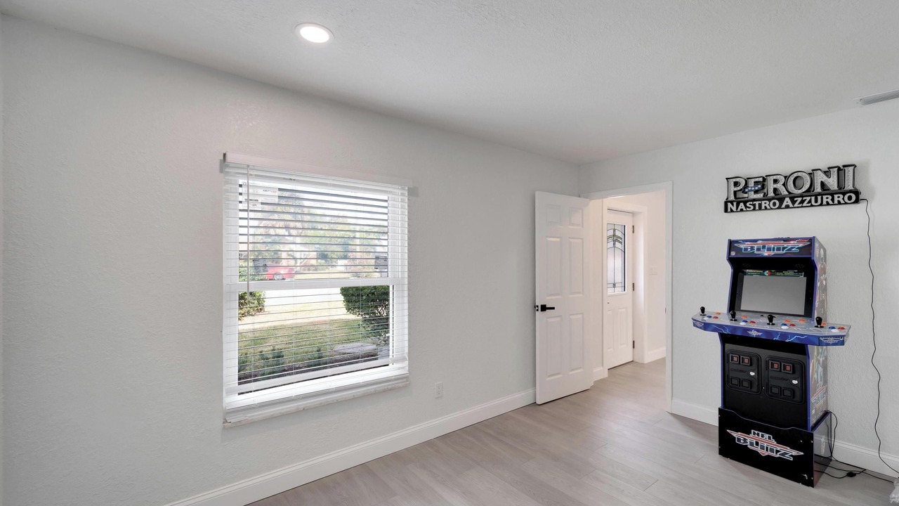 Photo of Bedroom in Bay Crest Park