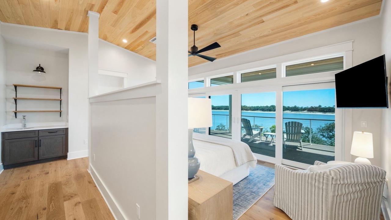 Photo of Bedroom in Apalachicola