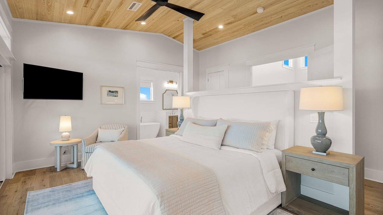 Photo of Bedroom in Apalachicola