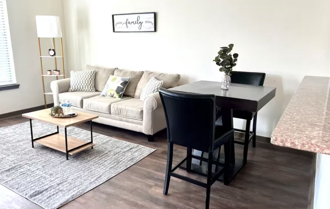 Photo of Livingroom in Westside