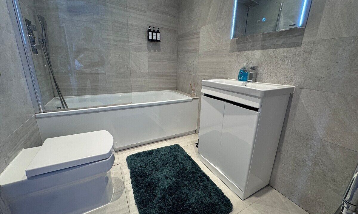 Photo of Bathroom in Weavers