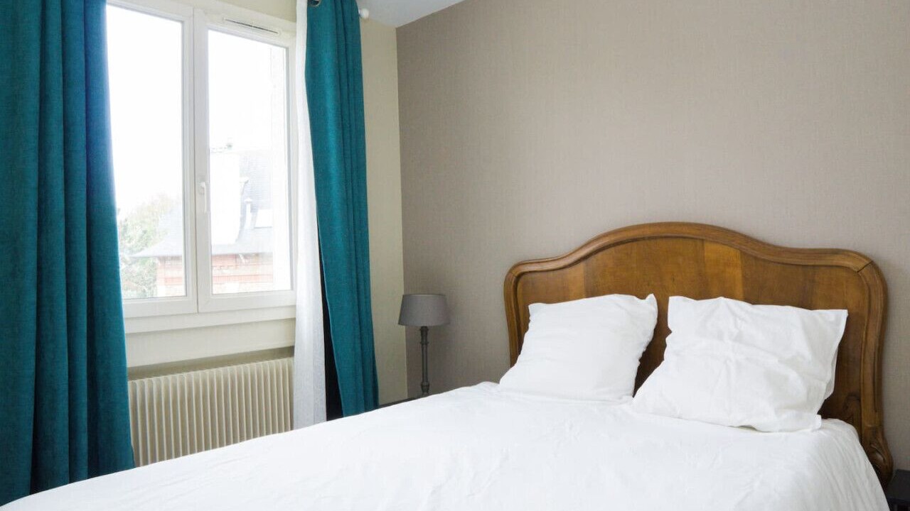 Photo of Bedroom in Vaucresson