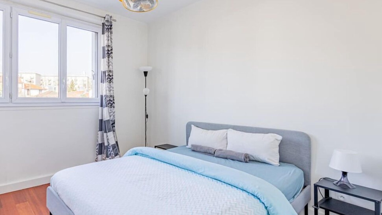 Photo of Bedroom in Saint-Cloud