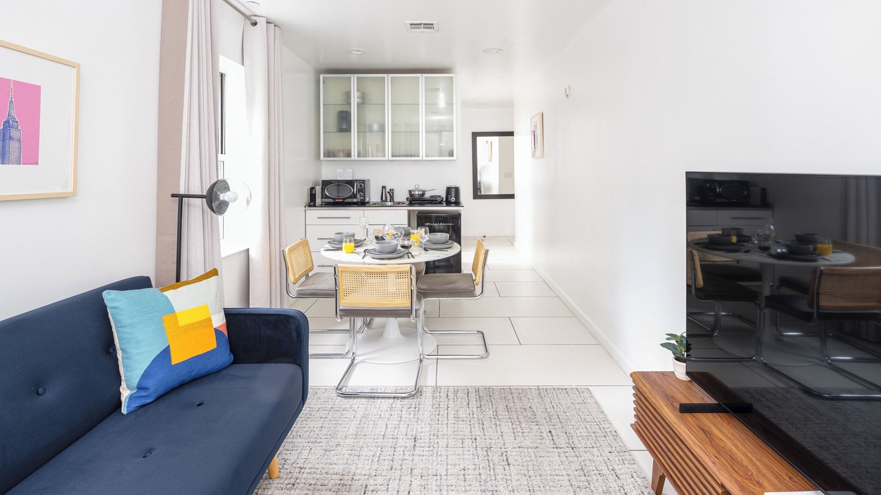 Photo of Livingroom in Tudor City