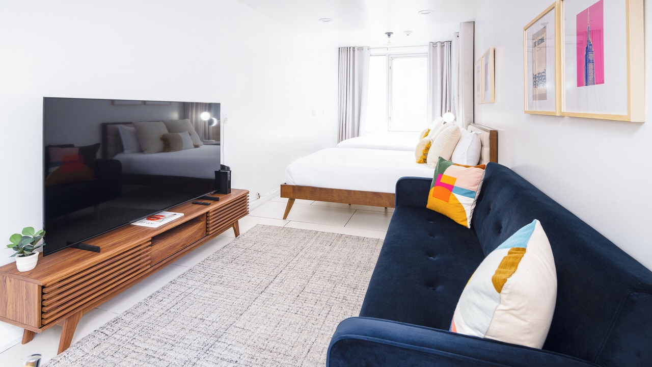 Photo of Livingroom in Tudor City