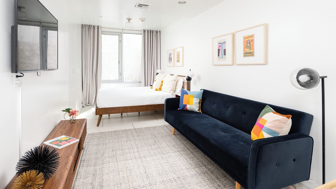 Photo of Livingroom in Midtown East