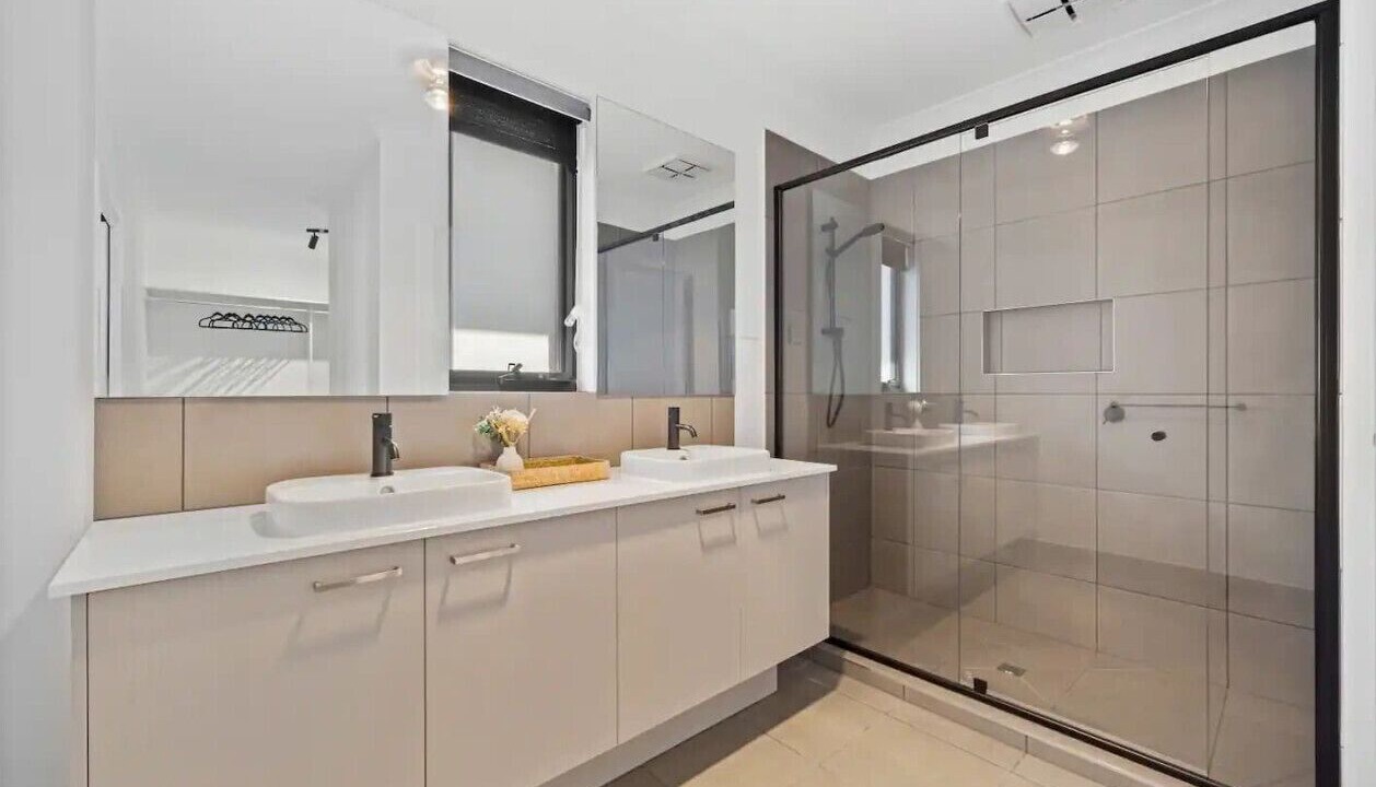 Photo of Bathroom in Delacombe