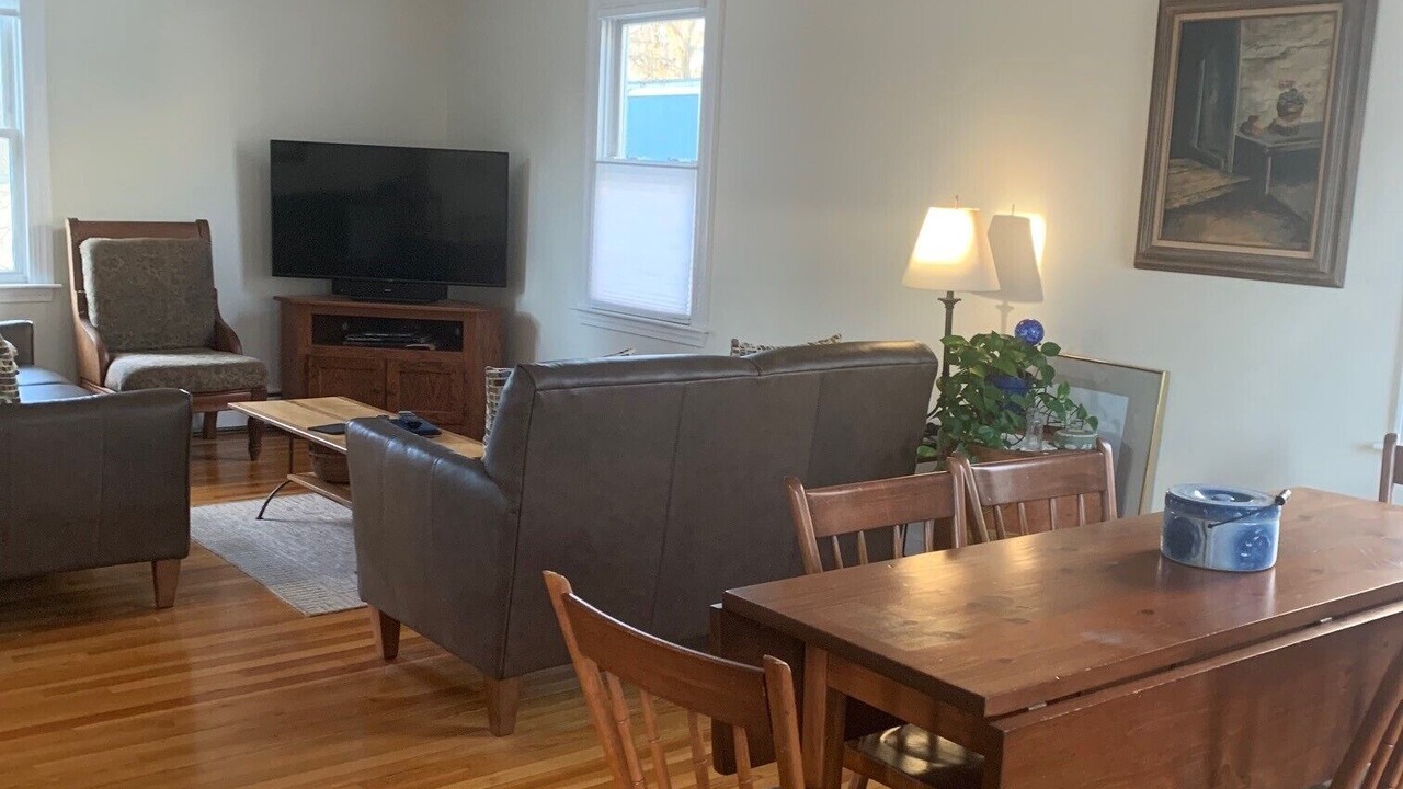 Photo of Livingroom in Back Cove