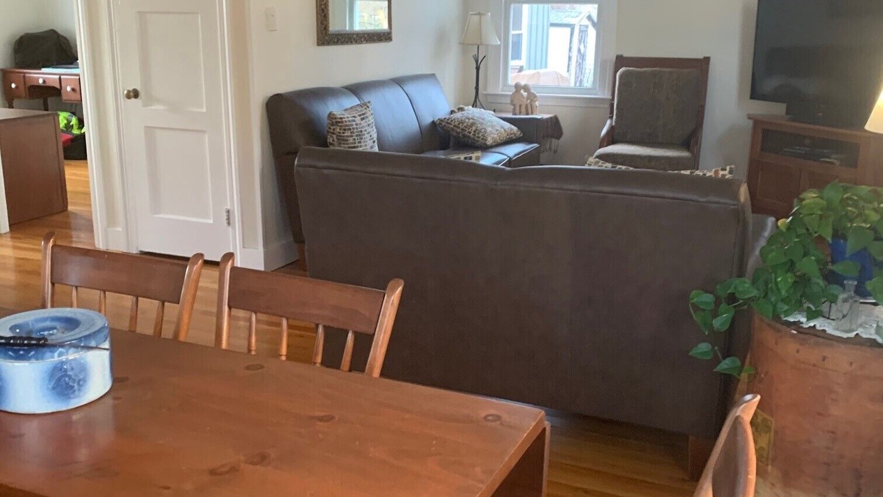 Photo of Livingroom in Back Cove