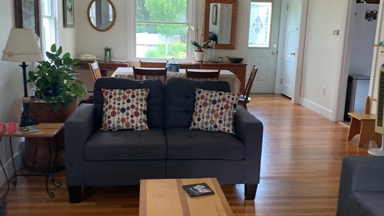 Photo of Livingroom in Back Cove