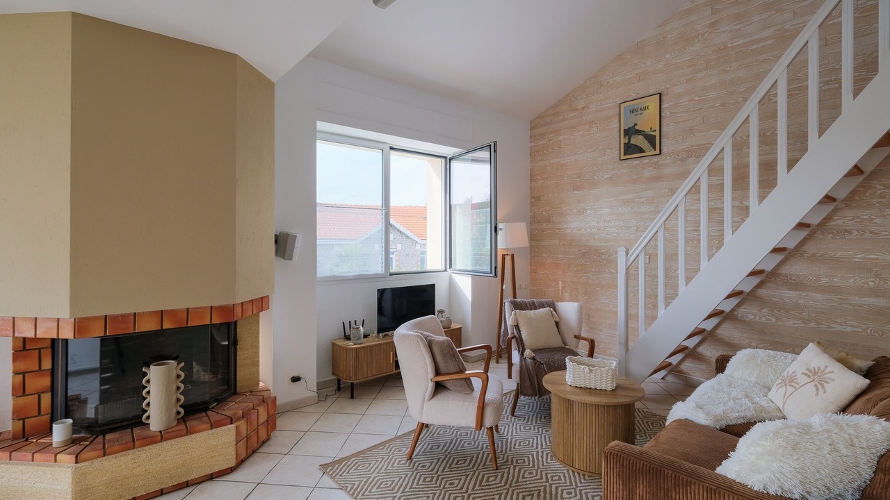 Photo of Livingroom in Saint-Marc-sur-Mer