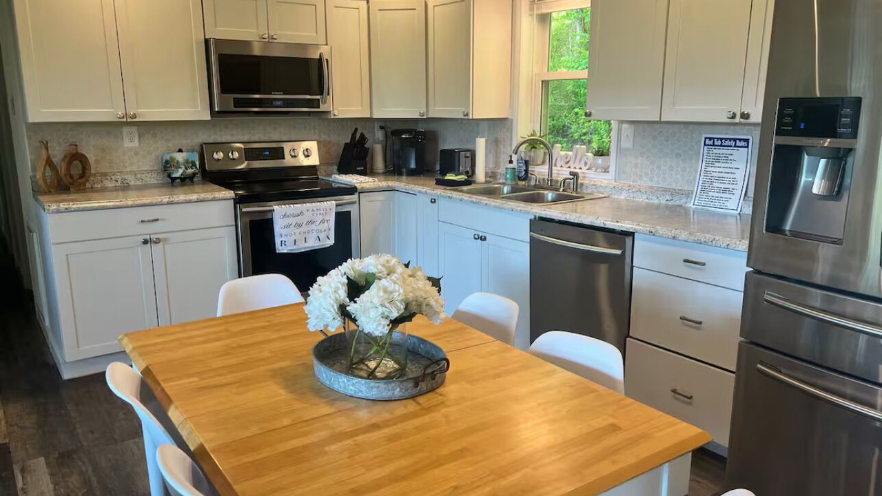 Photo of Kitchen in Clay City