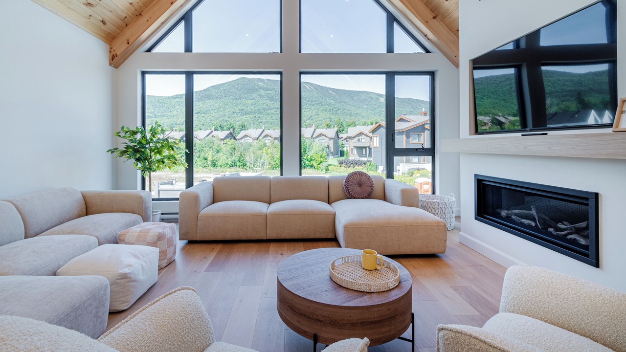 Photo of Livingroom in Ste Anne de Beaupre