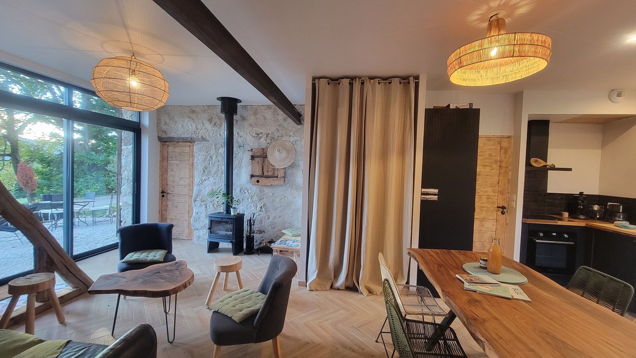 Photo of Livingroom in Brison-Saint-Innocent