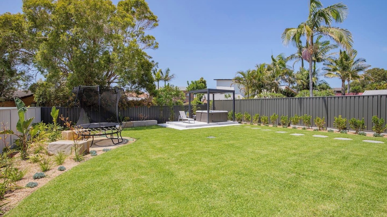 Photo of Others in Caves Beach