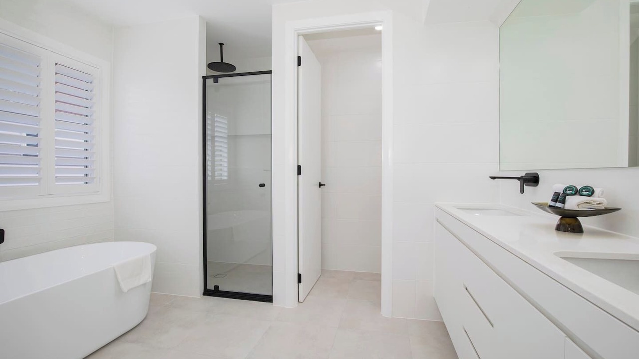 Photo of Others in Caves Beach