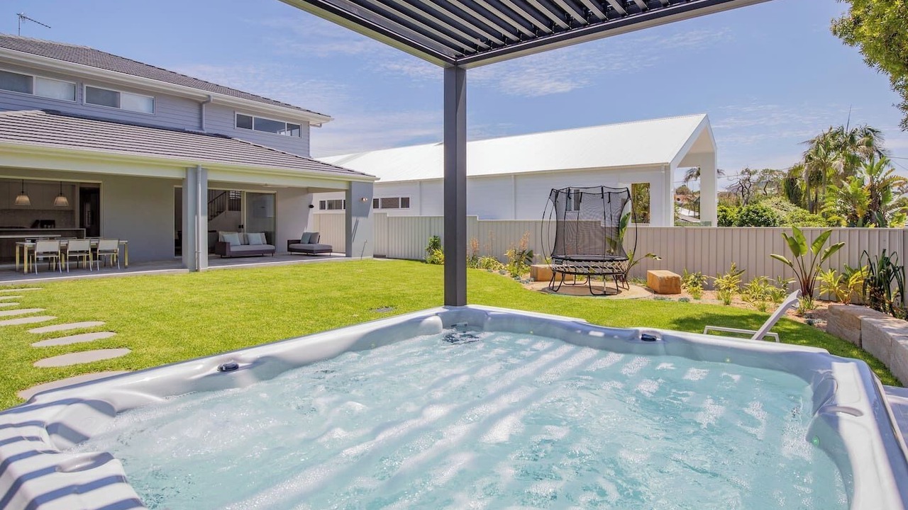 Photo of Others in Caves Beach