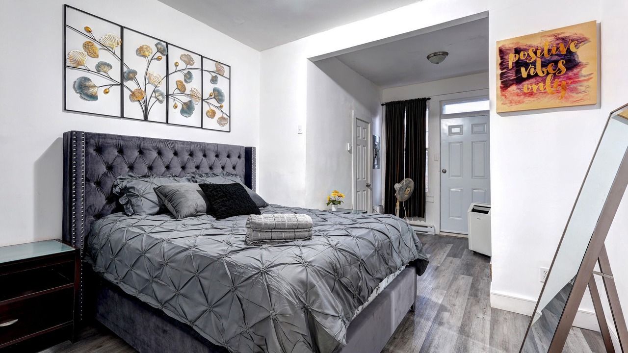 Photo of Bedroom in De Lorimier