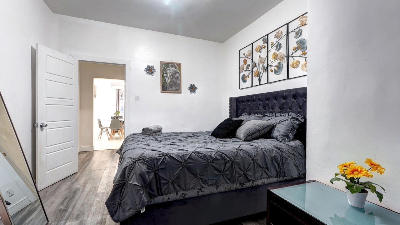 Photo of Bedroom in De Lorimier